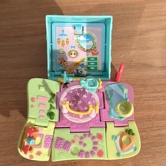 Mint littlest pet shop tiniest tiniest, pop-up bunny playset  - Picture 7 of 10